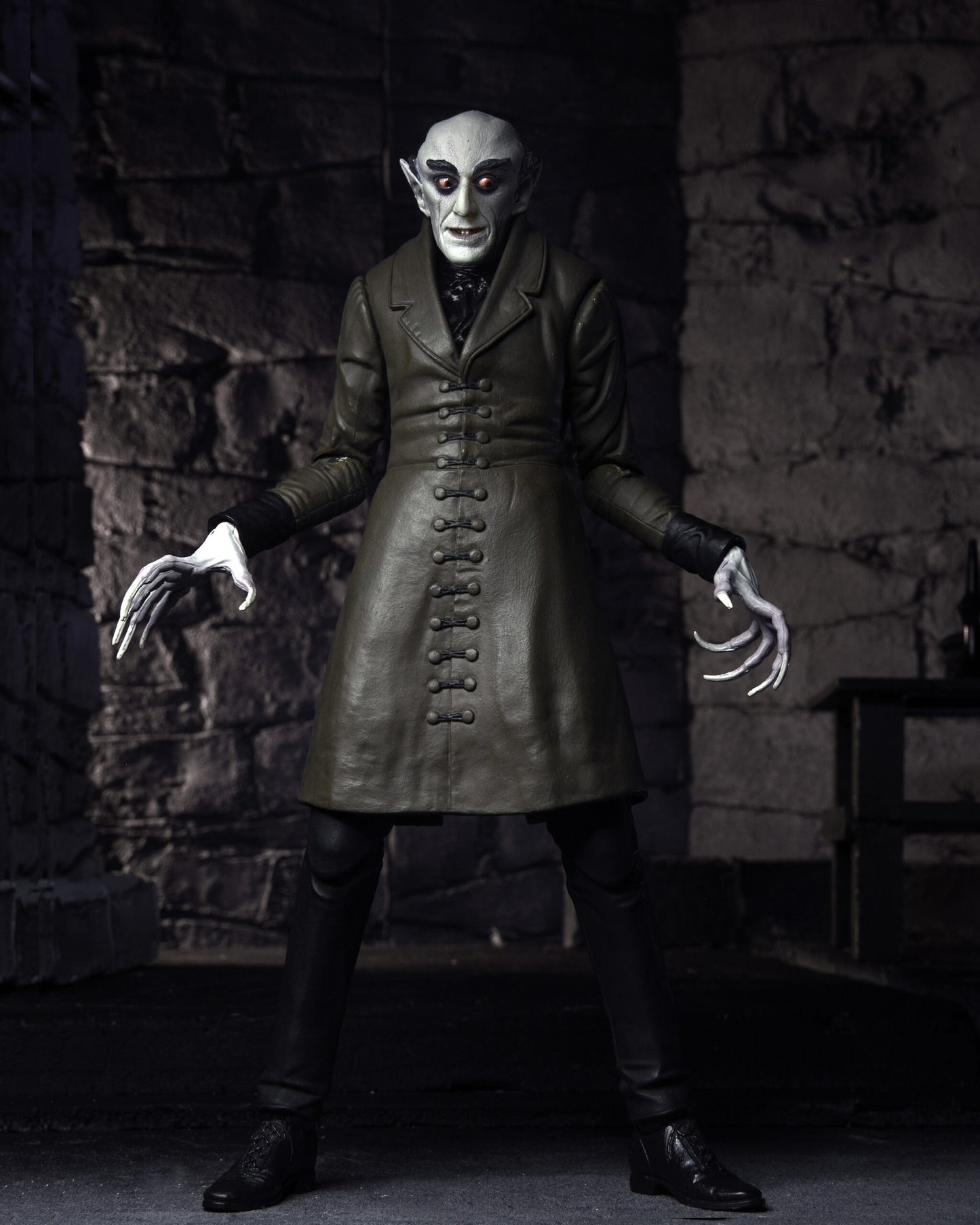 Nosferatu Ultimate Count Orlok (Color)7-Inch Scale Action Figure