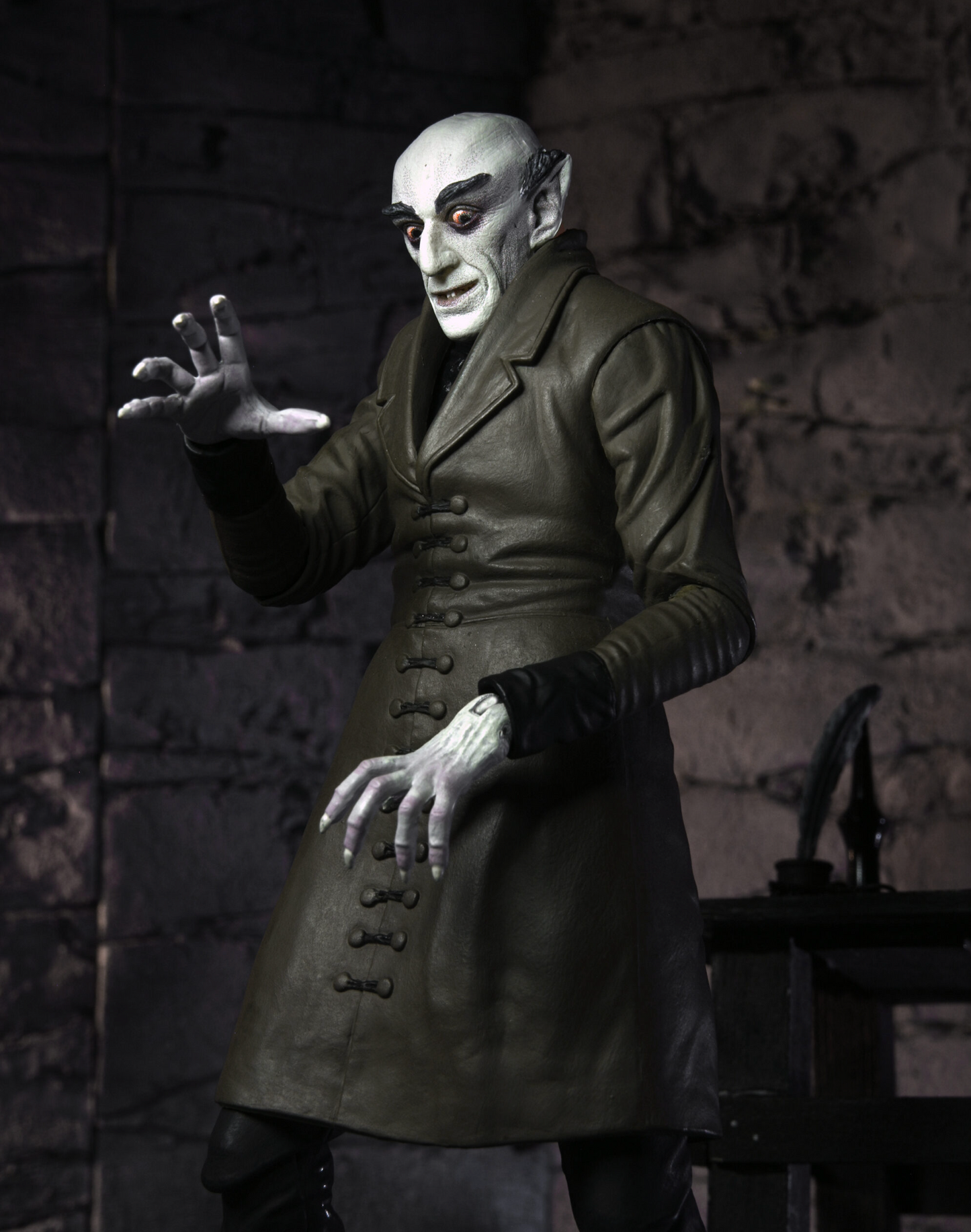 Nosferatu Ultimate Count Orlok (Color)7-Inch Scale Action Figure