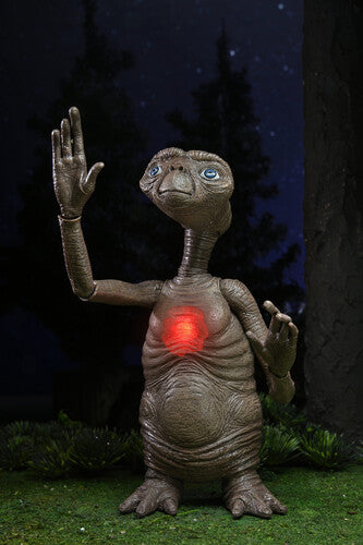 E.T. The Extra-Terrestrial 40th Anniversary Deluxe Ultimate E.T. with LED Chest 7-Inch Scale Action Figure