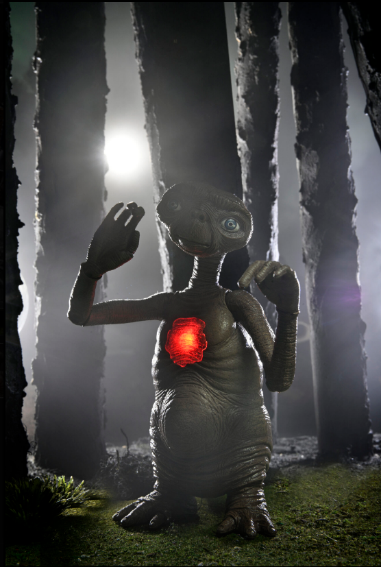 E.T. The Extra-Terrestrial 40th Anniversary Deluxe Ultimate E.T. with LED Chest 7-Inch Scale Action Figure