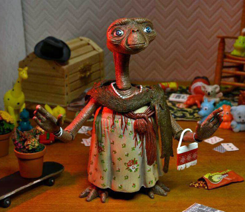 E.T. The Extra-Terrestrial 40th Anniversary Ultimate Dress Up E.T. 7-Inch Scale Action Figure