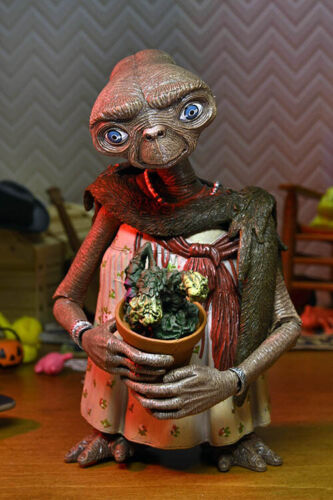 E.T. The Extra-Terrestrial 40th Anniversary Ultimate Dress Up E.T. 7-Inch Scale Action Figure